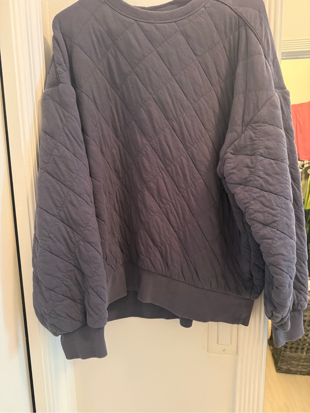 Universal Thread Quilted Crewneck Sweatshirt in Slate Blue